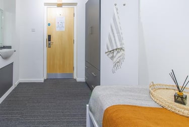 1 bed flat, Bassett Green Road, Highfield, Southampton, SO163QB - Image 10